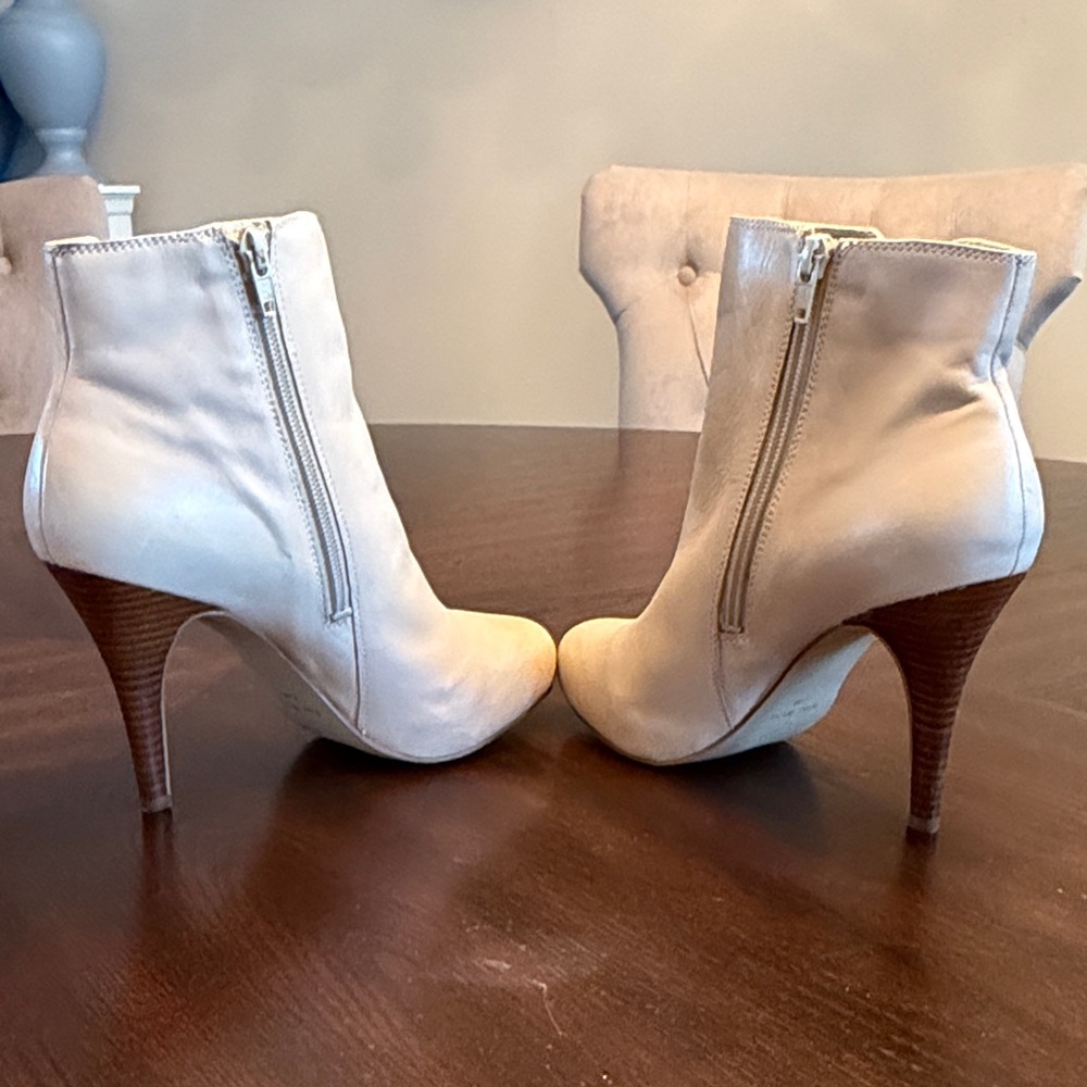Nine West Ivory Leather Stiletto Ankle Booties NWT Size 7.5 Zip Heel Boots - Picture 7 of 13